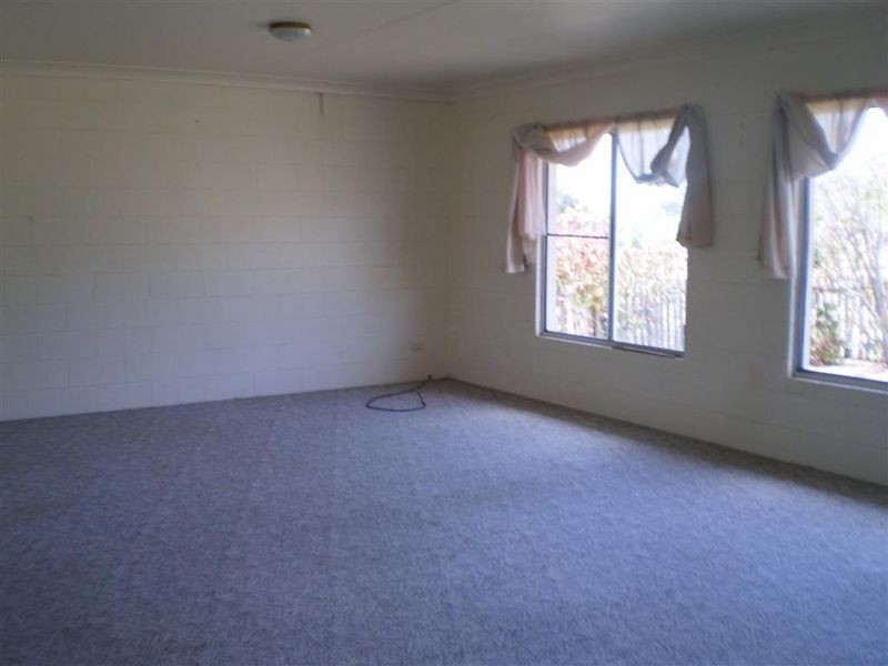 2/18 Poole Street, Bowen QLD 4805