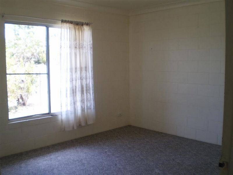 2/18 Poole Street, Bowen QLD 4805