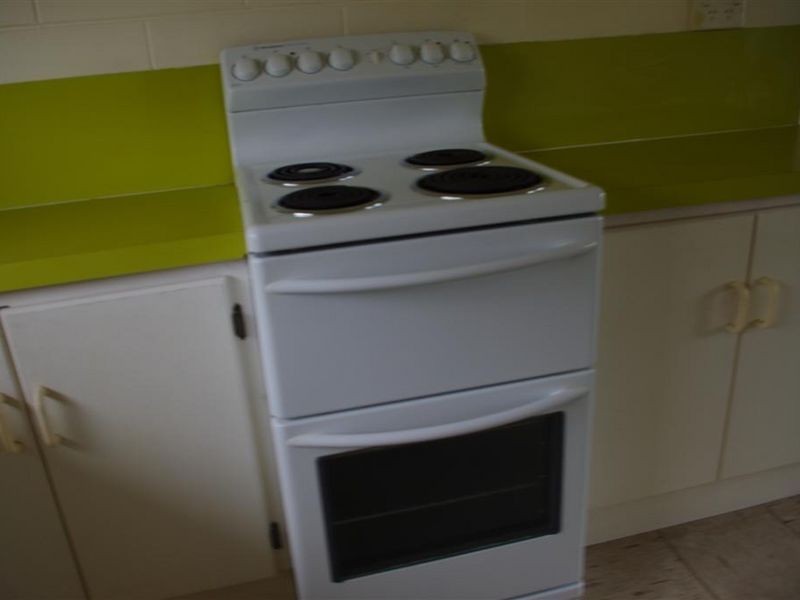 2/18 Poole Street, Bowen QLD 4805