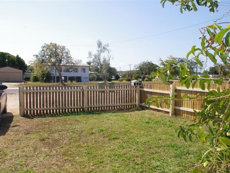 2/7 Brisbane Street, Bowen QLD 4805