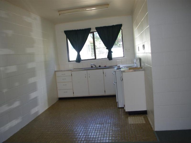 2/7 Brisbane Street, Bowen QLD 4805