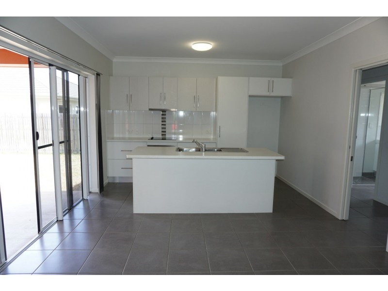 34 Seabreeze Close, Bowen QLD 4805