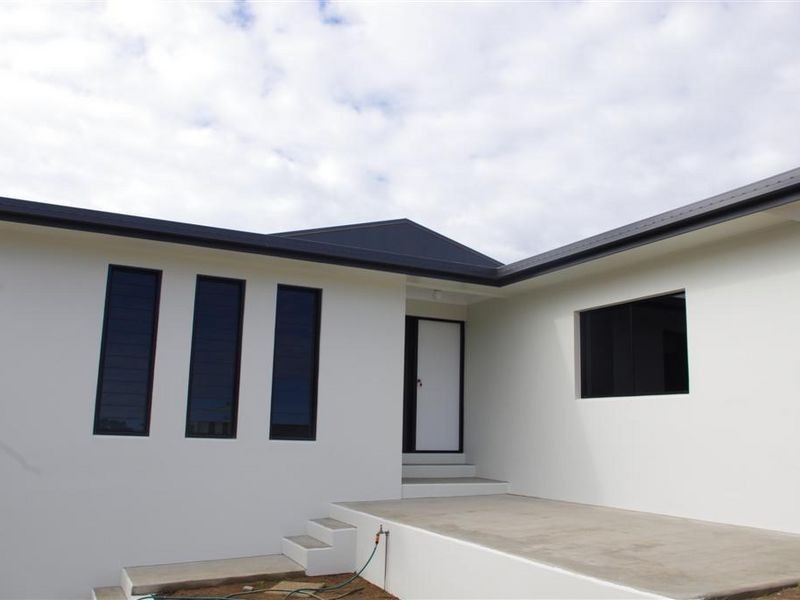 16 Silk Road, Bowen QLD 4805