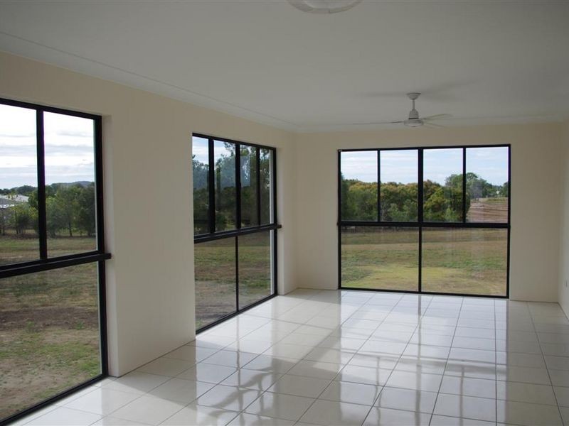 16 Silk Road, Bowen QLD 4805