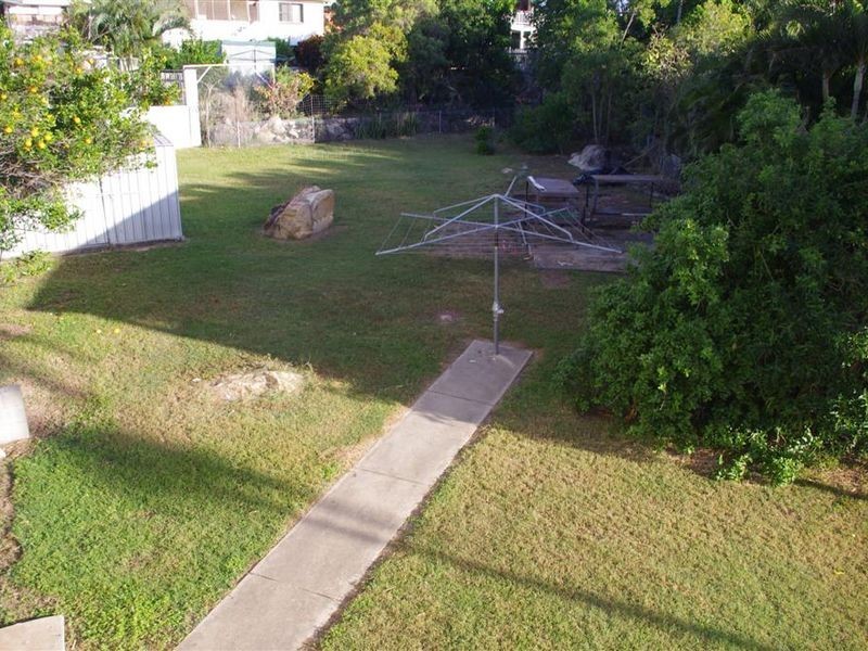 10 Salisbury Crescent, Bowen QLD 4805