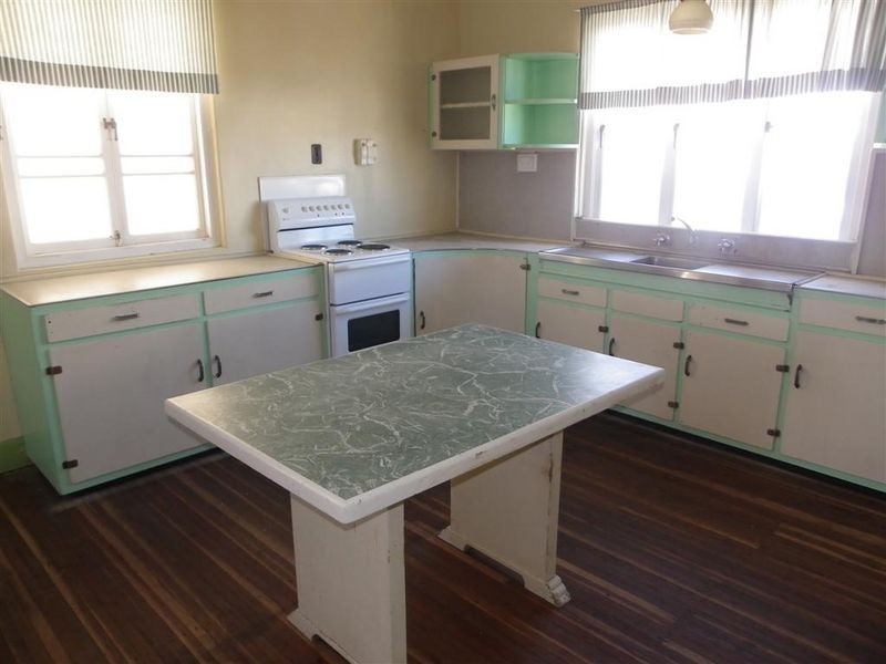 48 Powell Street, Bowen QLD 4805