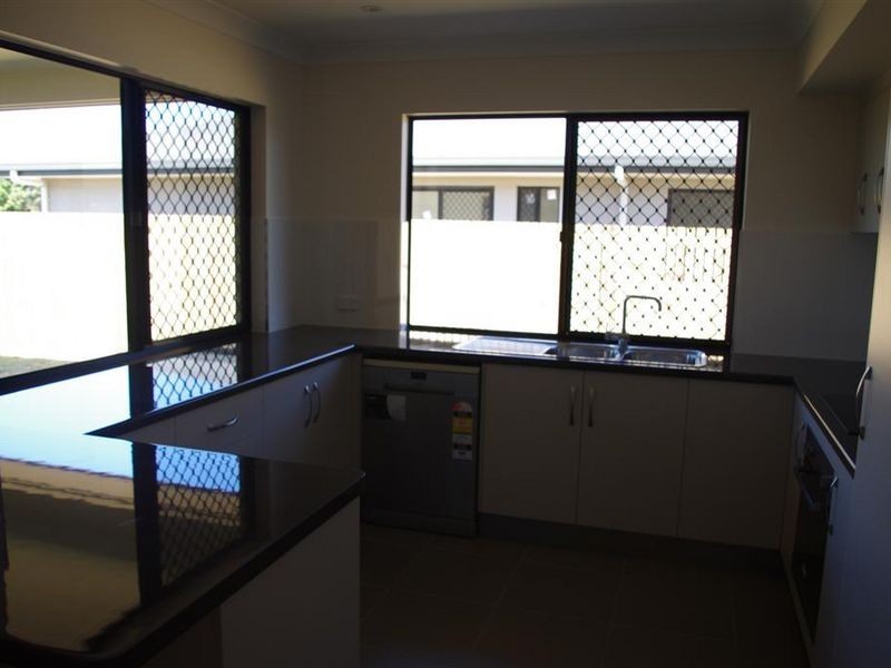 8 Harrison Court, Bowen QLD 4805