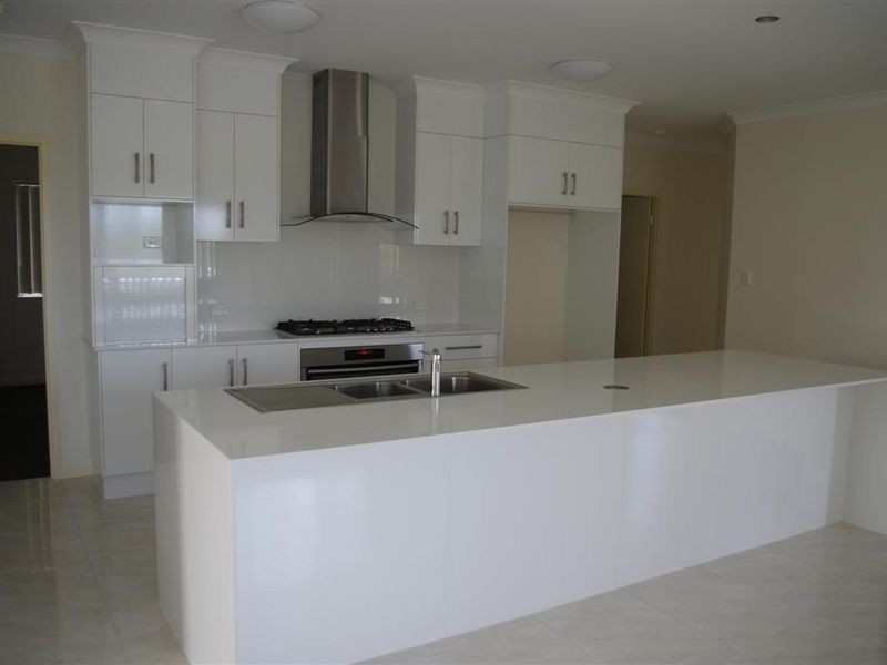 16 Reynolds Street, Bowen QLD 4805