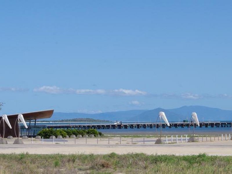 17 Dalrymple Street, Bowen QLD 4805