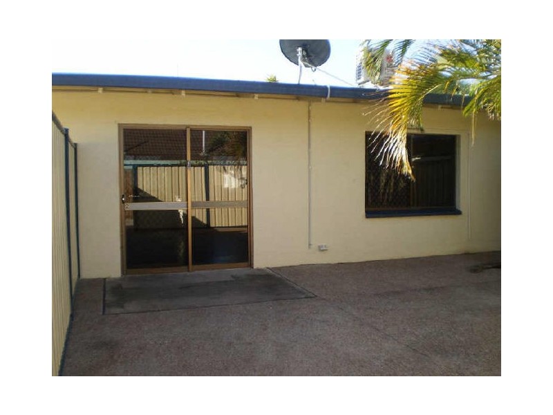 2/20 Marshall Street, Bowen QLD 4805