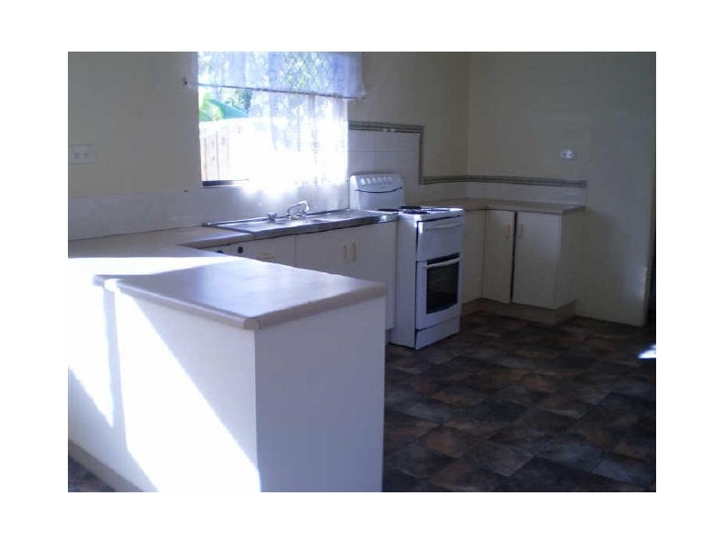 2/20 Marshall Street, Bowen QLD 4805