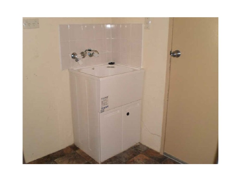 2/20 Marshall Street, Bowen QLD 4805