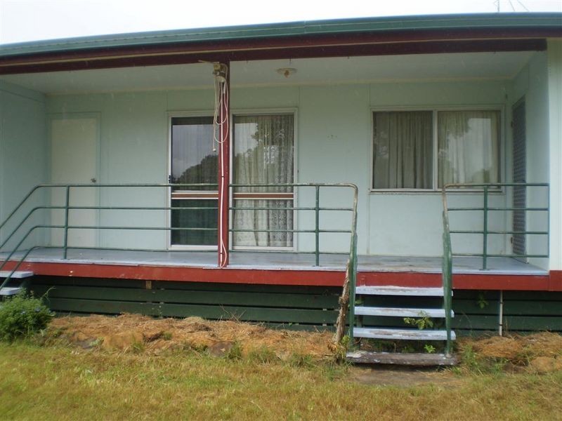 6 Robe Street, Bowen QLD 4805