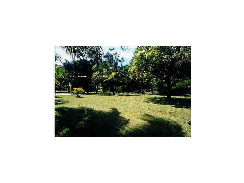 73 Murrays Bay Road, Bowen QLD 4805