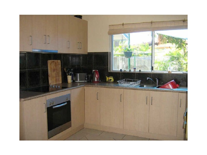 8 Rodney Street, Bowen QLD 4805