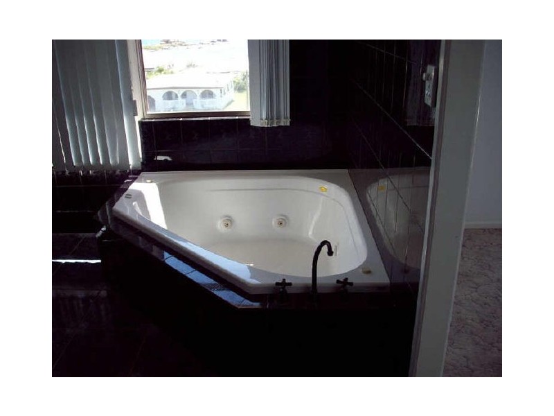 11 Avicennia Street, Rose Bay, Bowen QLD 4805