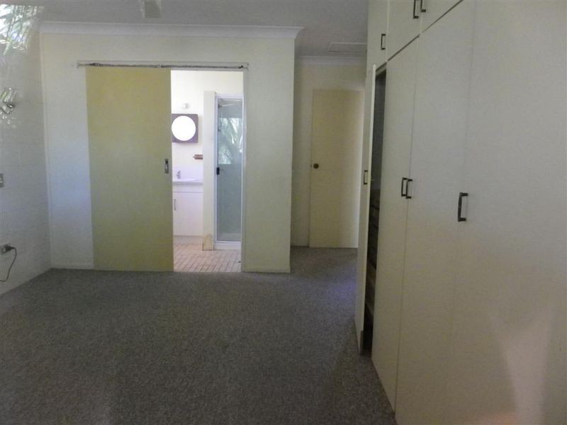 16 Oak Crescent, Bowen QLD 4805