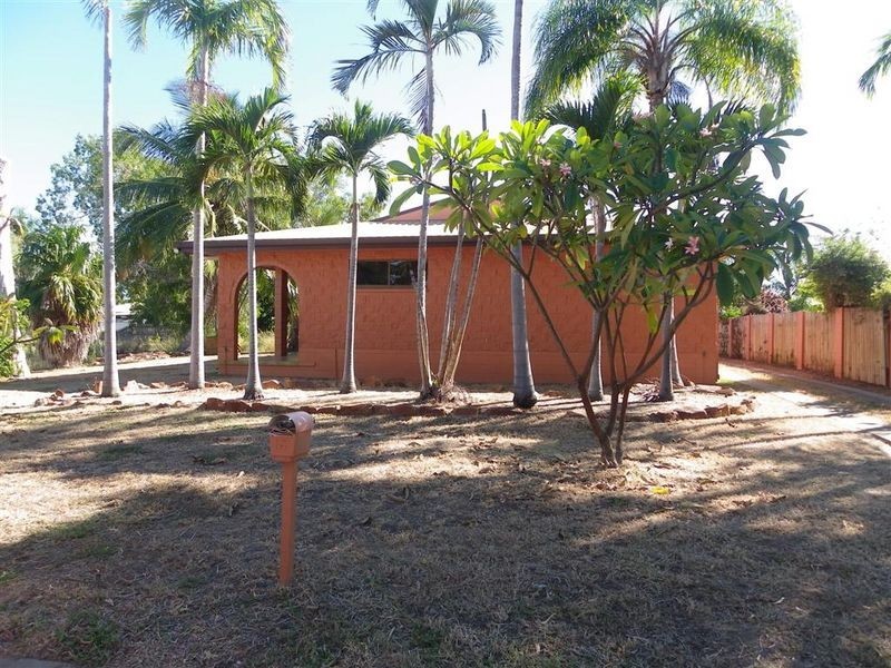 16 Oak Crescent, Bowen QLD 4805