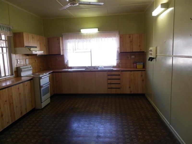 37 Livingstone Street, Bowen QLD 4805