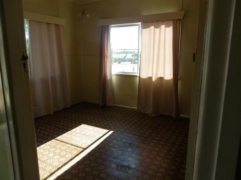 37 Livingstone Street, Bowen QLD 4805