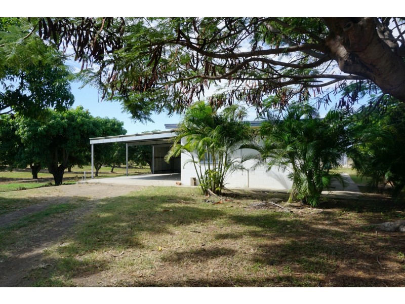House 2 19 Bruce Highway, Bowen QLD 4805