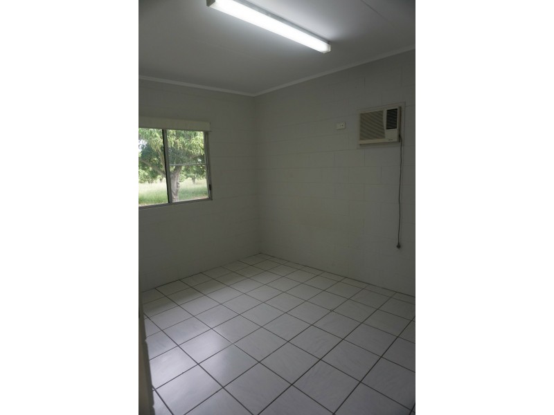 House 2 19 Bruce Highway, Bowen QLD 4805