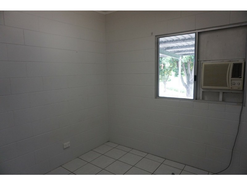 House 2 19 Bruce Highway, Bowen QLD 4805