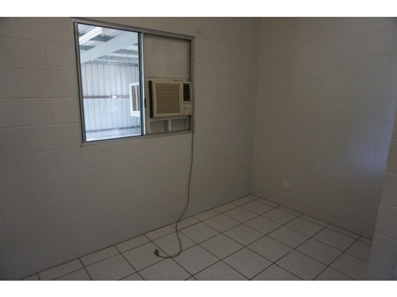 House 2 19 Bruce Highway, Bowen QLD 4805