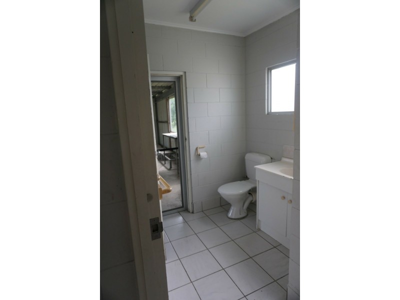 House 2 19 Bruce Highway, Bowen QLD 4805