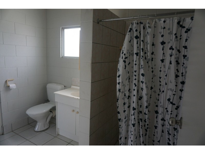 House 2 19 Bruce Highway, Bowen QLD 4805
