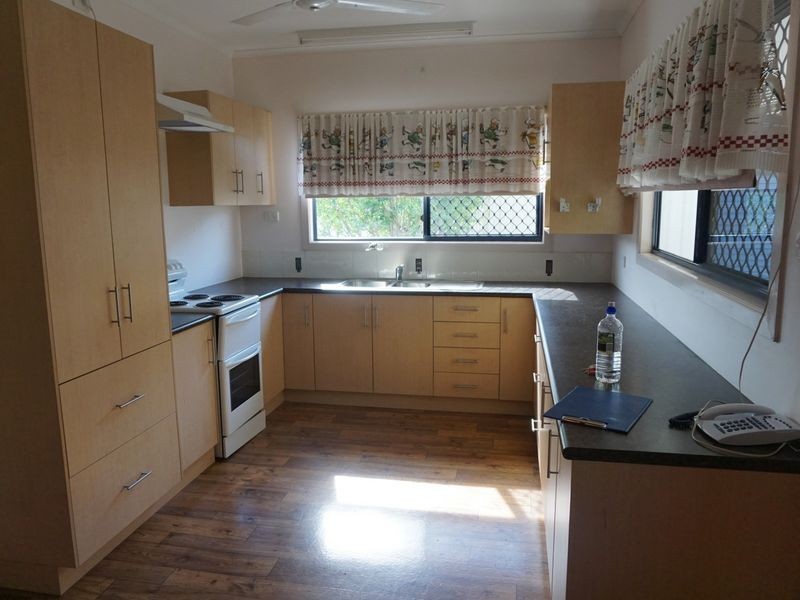 27 Emmerson Drive, Bowen QLD 4805