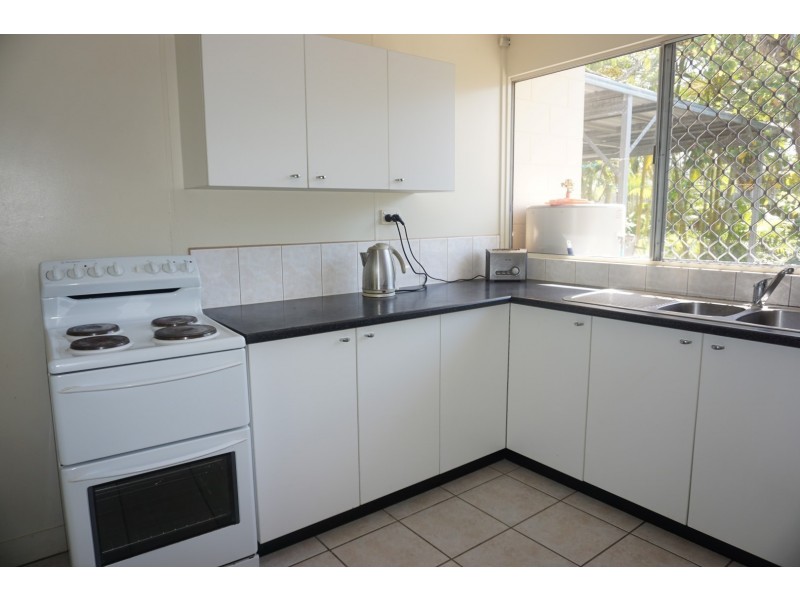 8/93 Horseshoe Bay Road, Bowen QLD 4805