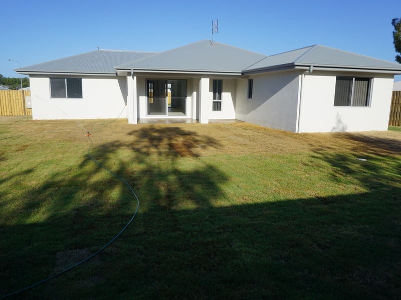 17 Hamilton Street, Bowen QLD 4805