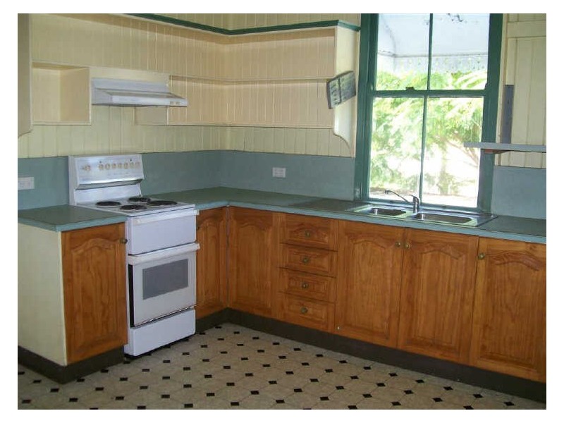 8 George Street, Bowen QLD 4805