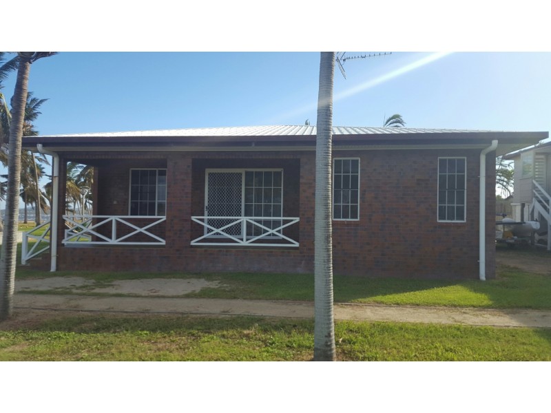 9 Thomas Street, Bowen QLD 4805