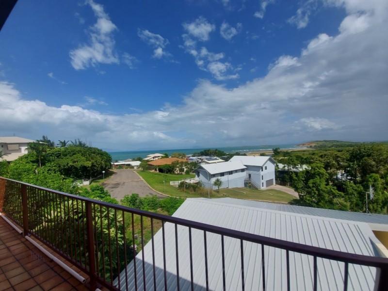 4/8 Poinciana Drive, Bowen QLD 4805