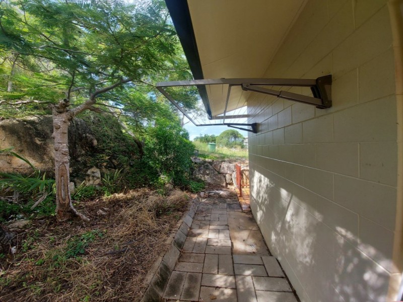 4/8 Poinciana Drive, Bowen QLD 4805