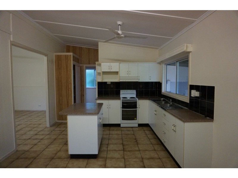 60 Tracey Street, Bowen QLD 4805