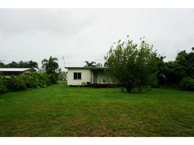 60 Tracey Street, Bowen QLD 4805