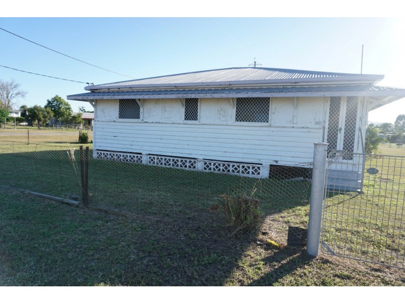 37 Bergl Street, Bowen QLD 4805