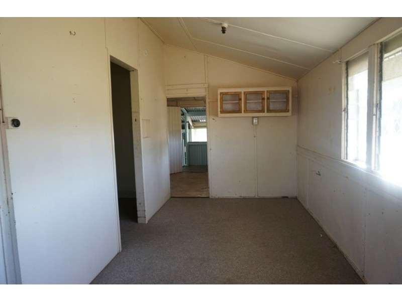 37 Bergl Street, Bowen QLD 4805