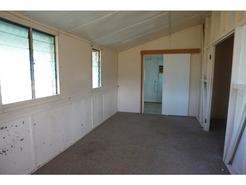 37 Bergl Street, Bowen QLD 4805