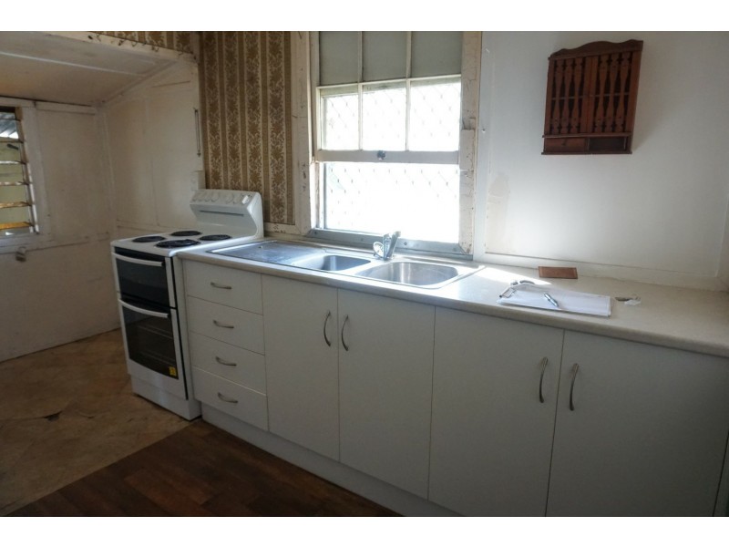 37 Bergl Street, Bowen QLD 4805