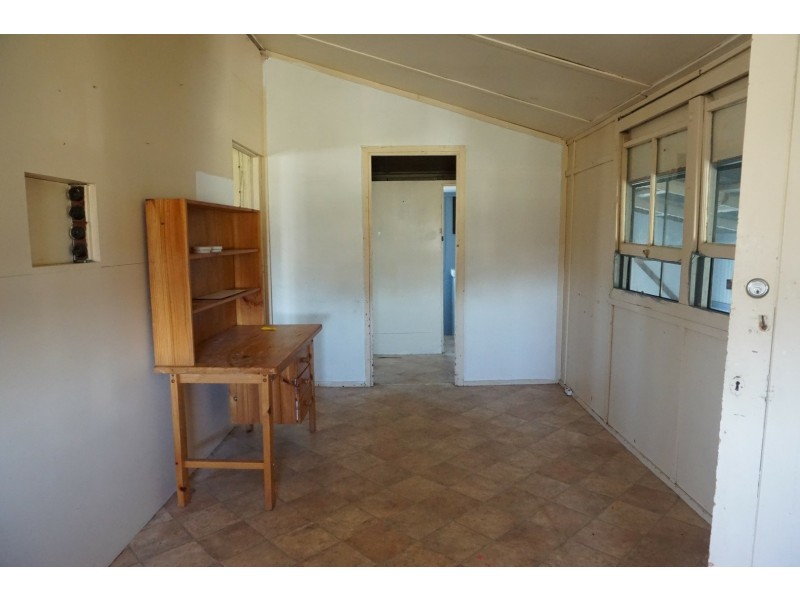 37 Bergl Street, Bowen QLD 4805