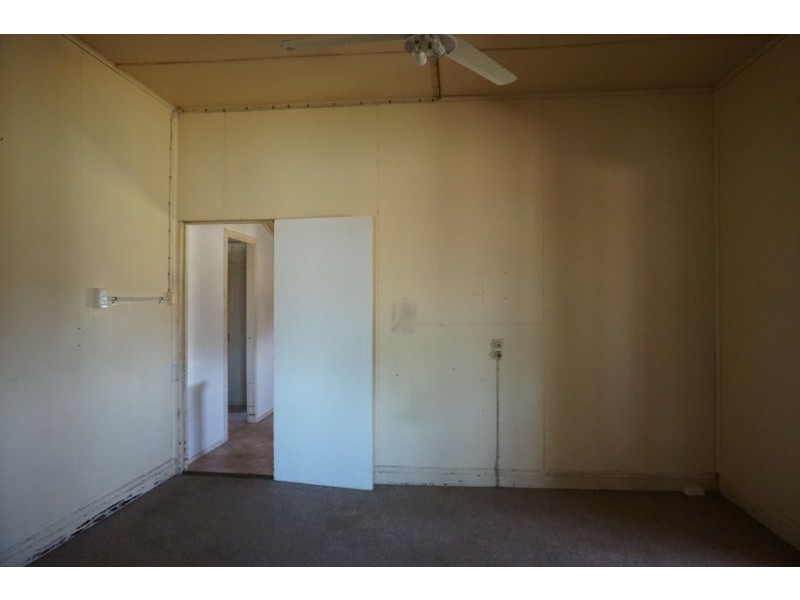 37 Bergl Street, Bowen QLD 4805