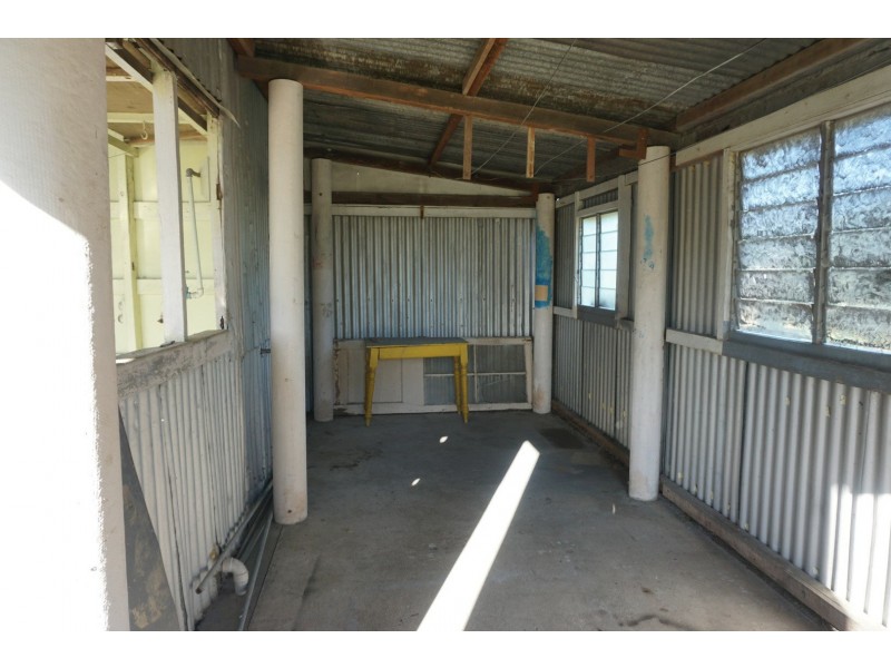 37 Bergl Street, Bowen QLD 4805