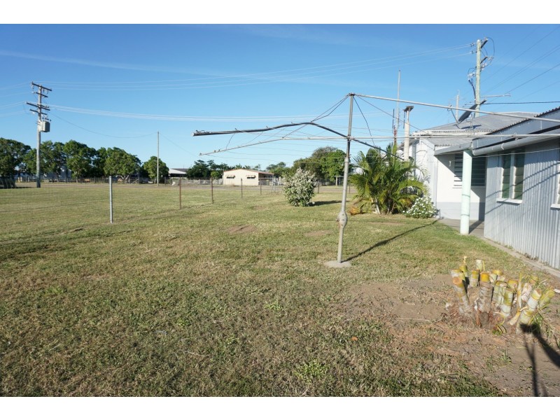 37 Bergl Street, Bowen QLD 4805