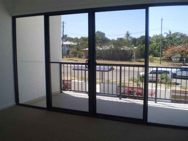 4/74a Powell Street, Bowen QLD 4805