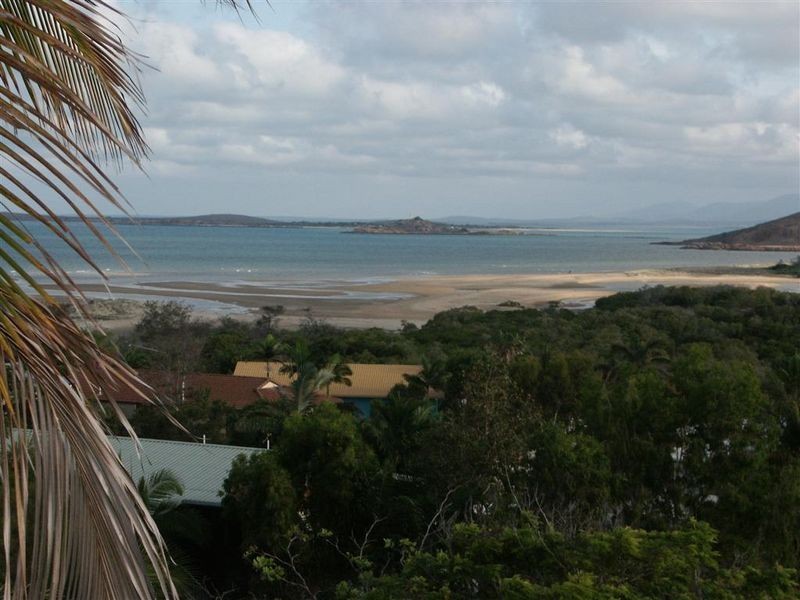 3/8 Poinciana Drive, Bowen QLD 4805