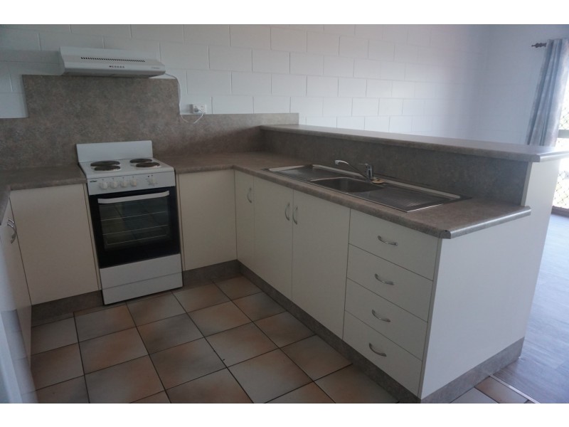 3/8 Poinciana Drive, Bowen QLD 4805